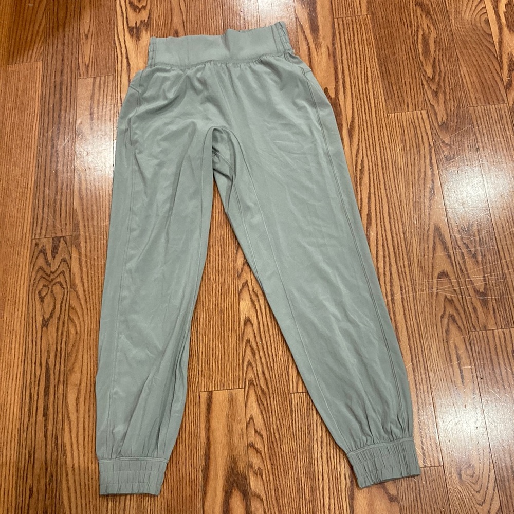 lululemon gray jogger